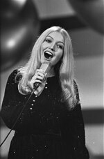 Mary Hopkin Autographs | Music